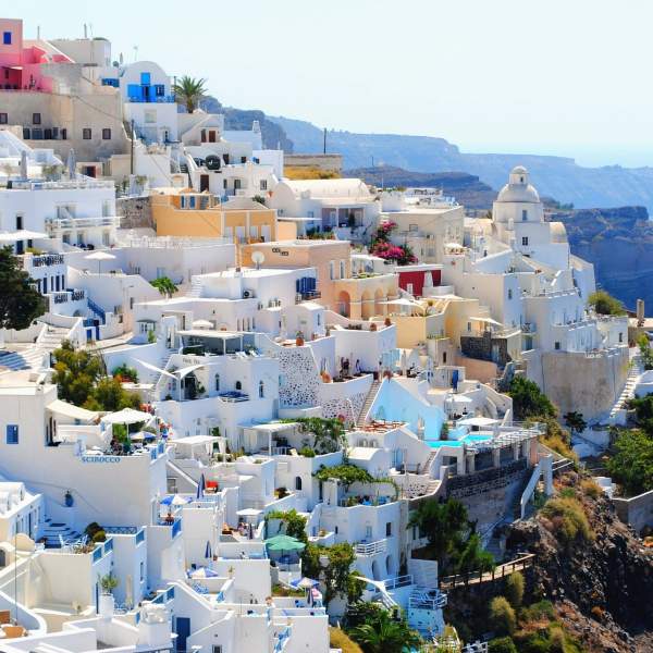 Spacer po ulicach Santorini